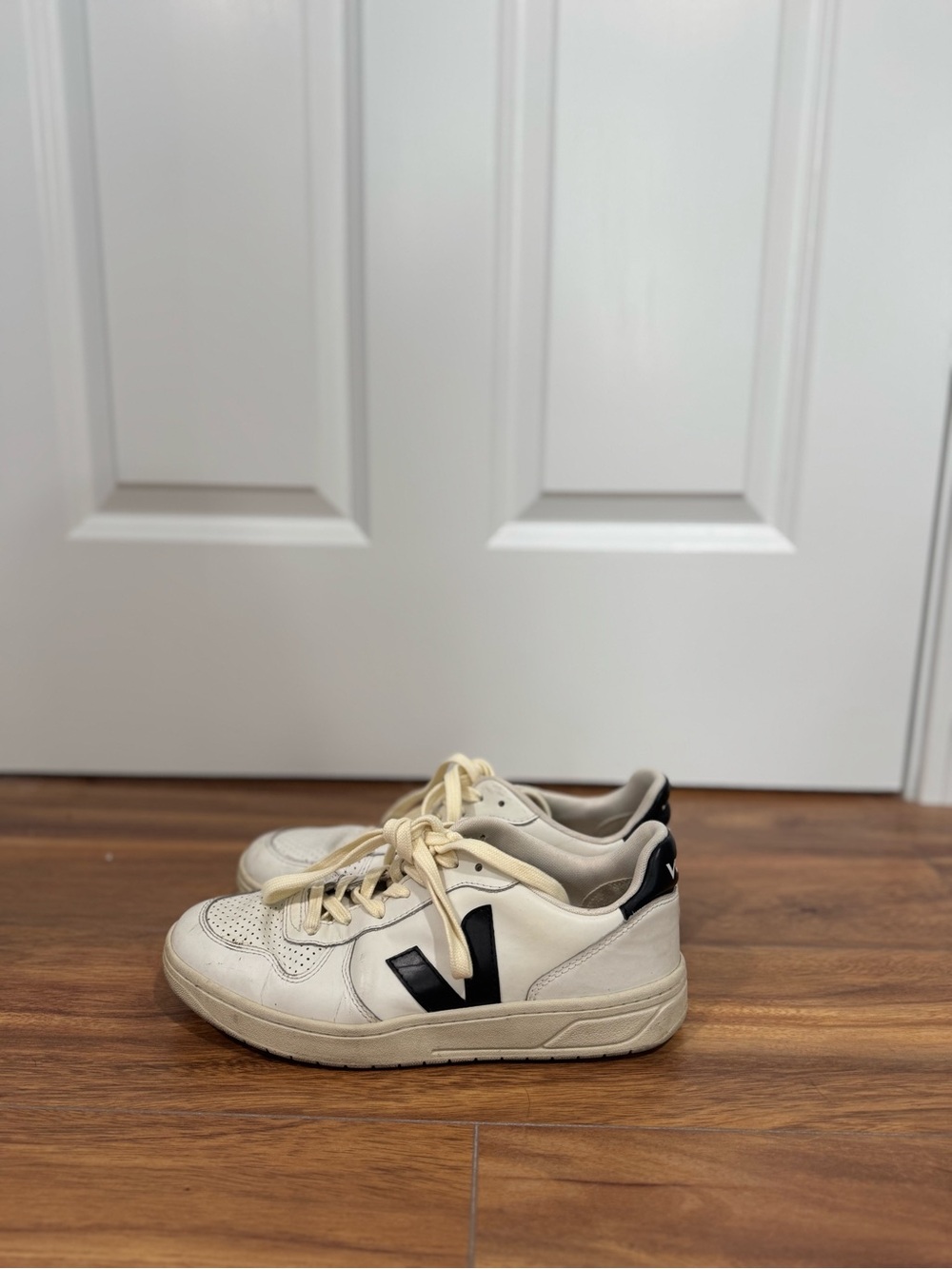 Veja Low-Top Sneakers in Off-White with Black V Logo